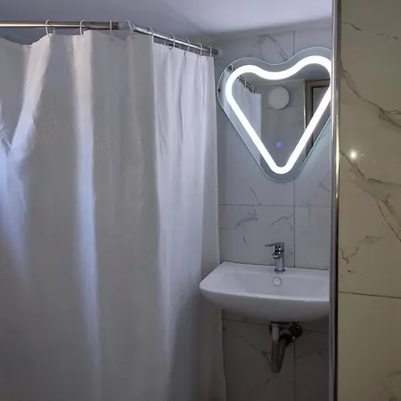 Zotkaj Bed & Breakfast Berat